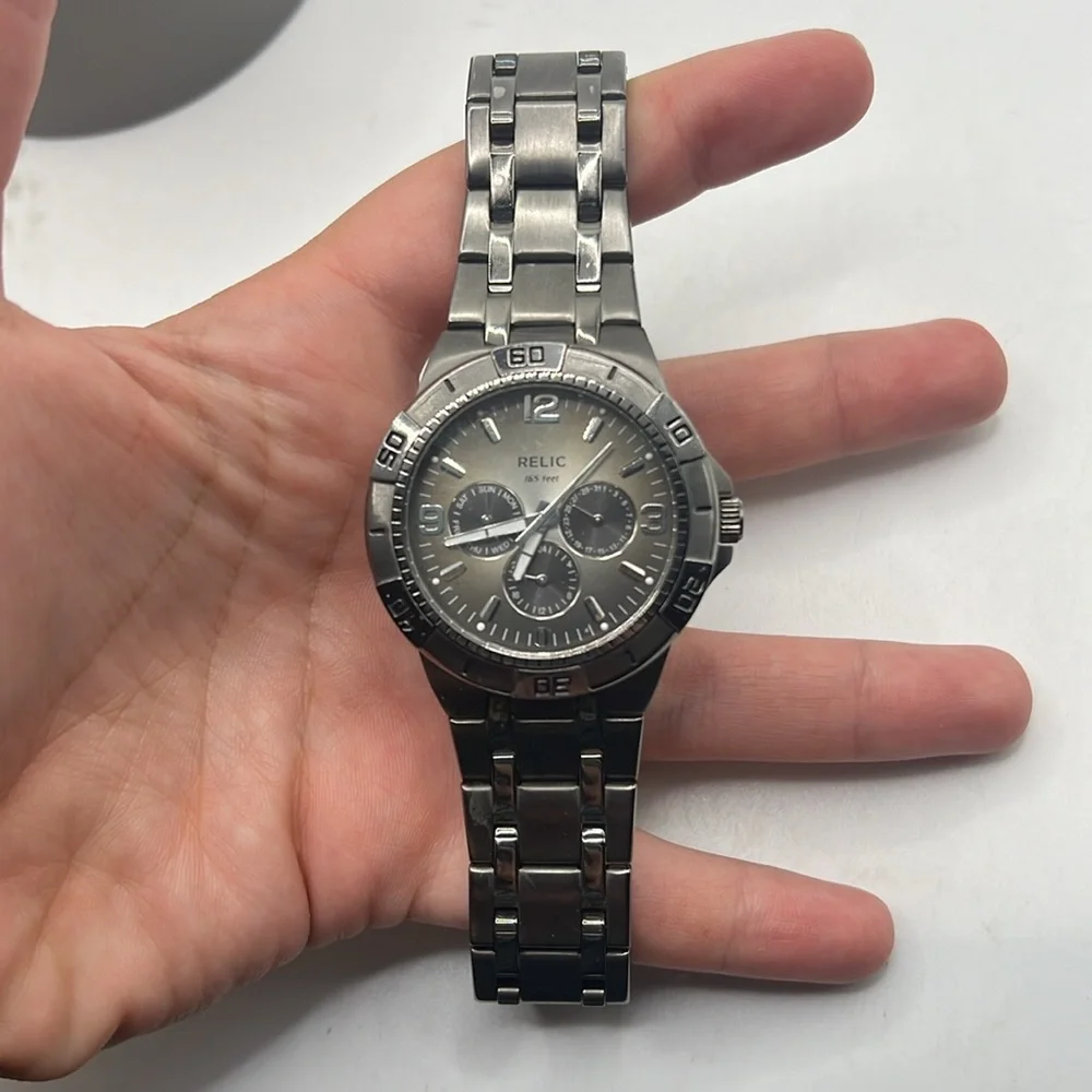 Relic Wristwatch Silver Links Mens Stainless Steel Water Resistant